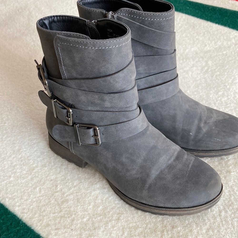 Grey boots